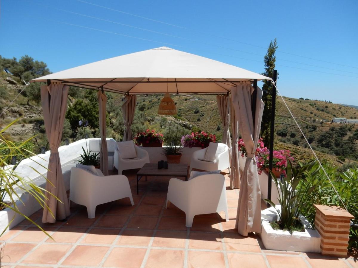 Bed And Breakfast Lagabella Sedella Екстериор снимка