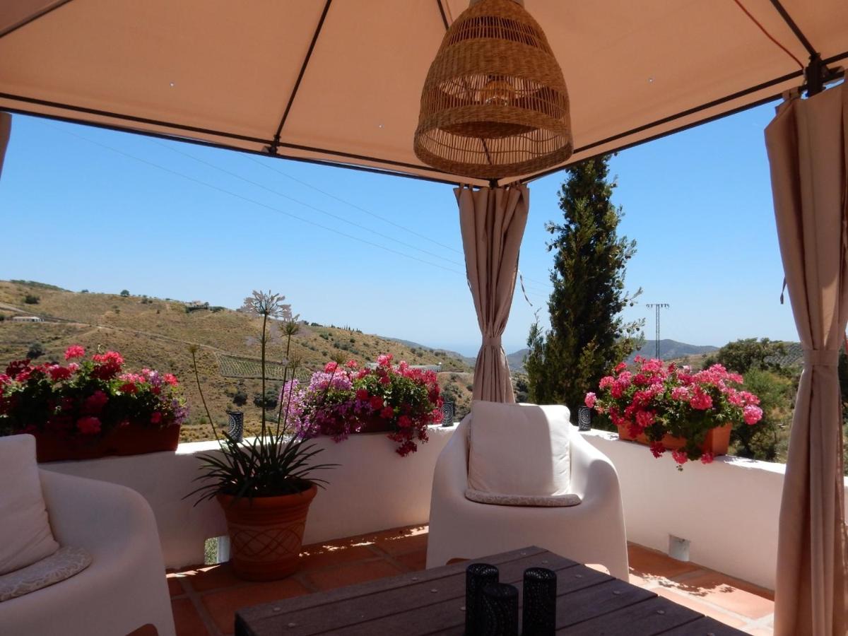 Bed And Breakfast Lagabella Sedella Екстериор снимка