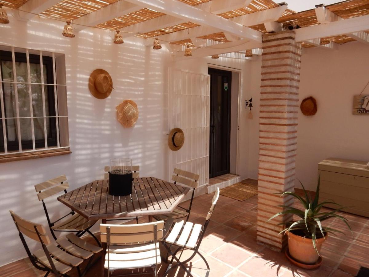 Bed And Breakfast Lagabella Sedella Екстериор снимка