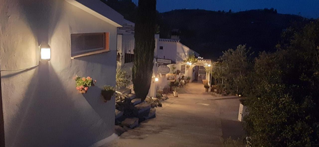 Bed And Breakfast Lagabella Sedella Екстериор снимка